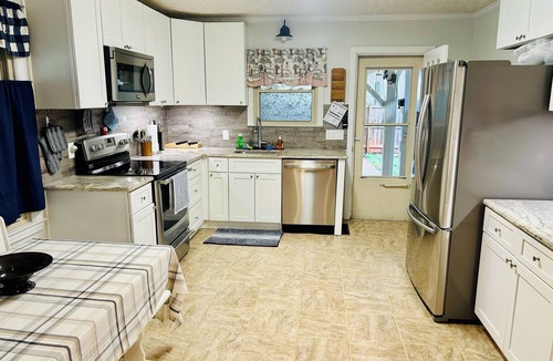 Jasper House | Little House in Jasper