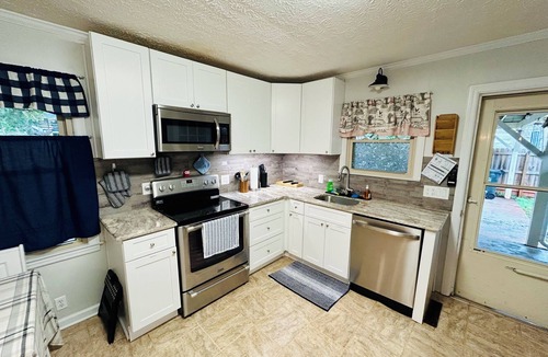Jasper House | Little House in Jasper