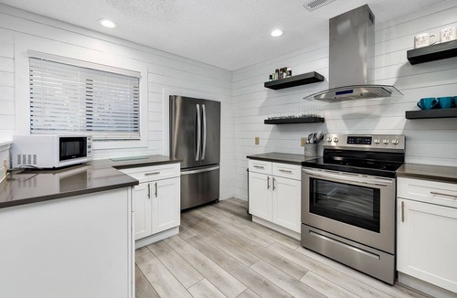 St. Simons Island Condo | Located in Sea Palms West. Convenient to all the island has to offer.