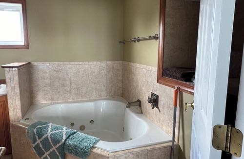 Fox Hill - Grandview Apartment | Located on the Chesapeake Bay with panoramic views.