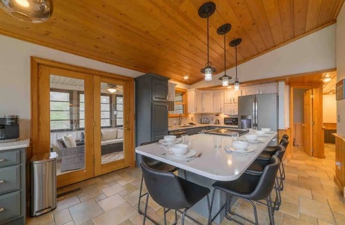 Pittman Center Cabin | Location Location Location ! Resort Pools , Hot Tub ! MILLION DOLLAR VIEW !