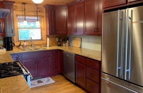 Marion Cabin | Log Cabin in mountains by Blueridge Parkway, Fenced yard, Private