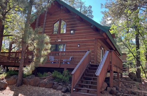 Pinetop Cabin | Log Cabin in the Woods