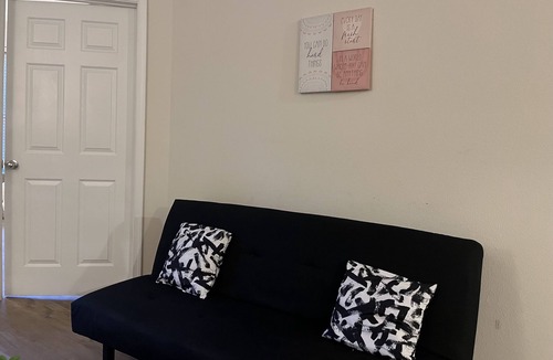 North Bethesda Apartment | Lovely 1/1 Home by the Metro