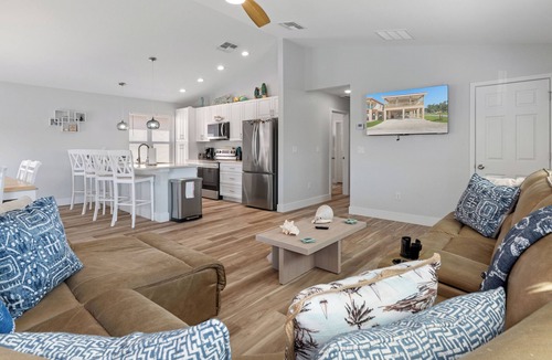 Homosassa Villa | Lovely and spacious brand new - July 2024 - 2 BR, 2 BA villa on stilts