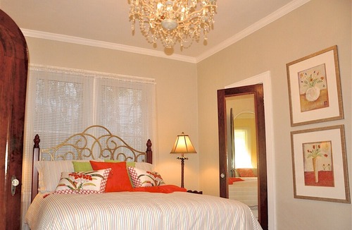 Historic Old Northeast House | Lovely bungalow with gardens in Old Northeast.