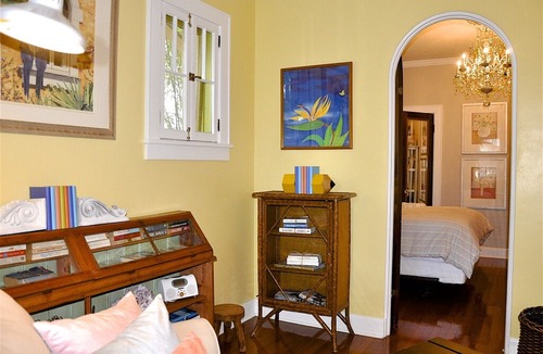 Historic Old Northeast House | Lovely bungalow with gardens in Old Northeast.