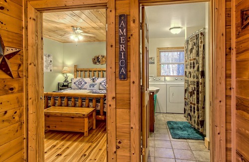 Ellijay Cabin | Lovely cabin for family fun in desirable Coosawattee River Resort - dog-friendly