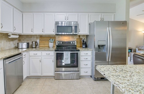 Charlotte House | Lovely Charlotte Home w/Yard: 9 Mi to Uptown!