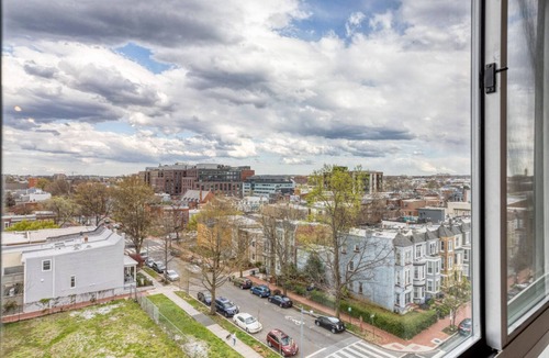 Near Northeast Apartment | Lovely H Street 2BR w/Gym & W/D, near Union Station, by Blueground