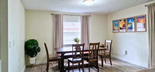 Sarasota House | Lovely House in Sarasota close to UTC Mall Nathan Benderson Park and Siesta Key Beach