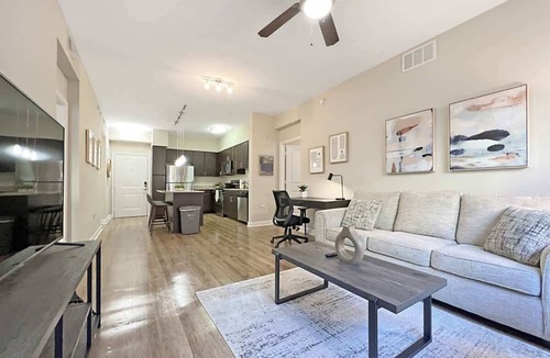 Carver City - Lincoln Gardens Apartment | Lush Courtyard Views Luxury Amenities in Westshore