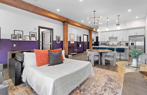 Central Business District Hotel | LUX 4BD/4BA Walk to Dome&French Quarter Hotel