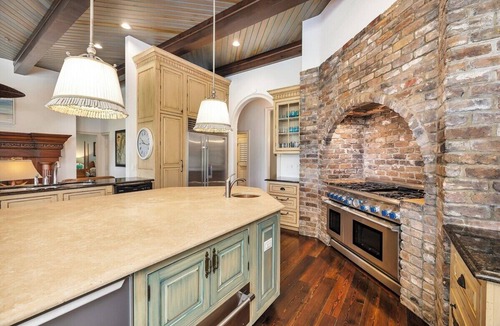 East Beach House | Lux Home, Pool, Riverfront Dock, Gourmet Kitchen .