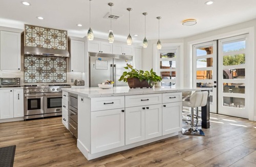 La Tierra Estates House | Lux Oasis + Heated Pool + Golf Sim + Pickleball court