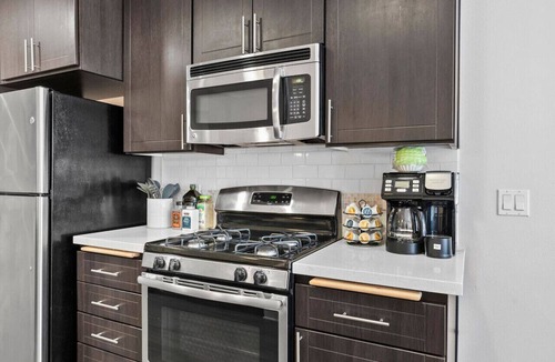 Kearny Mesa Apartment | Luxe 2BR, Pool, Hot Tub, Arcade