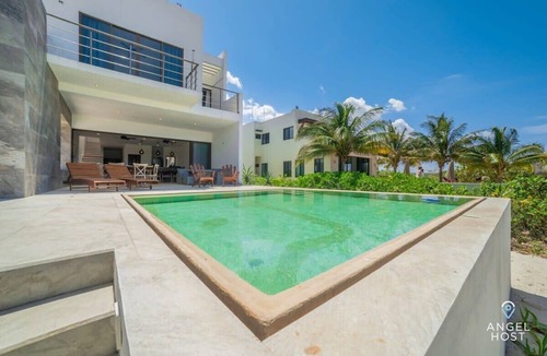 Merida House | Luxe Beachfront Villa, Private Pool & Beach Access