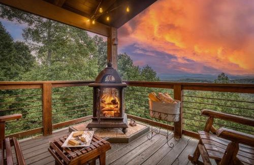Morganton House | Luxe Cabin - Hot Tub, Deck, Views, Near Blue Ridge