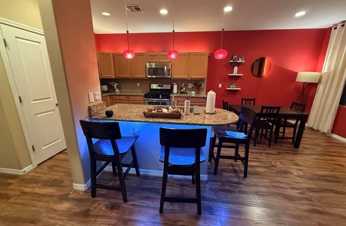 Summerlin South House | Luxe Desert Oasis in Exclusive Summerlin. Walking Distance to Golf, Shopping….