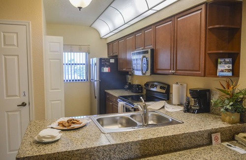 Florida Central Atlantic Coast Resort | LUXURIOUS 2 BEDROOM RESORT CONDO NEAR UNIVERSAL SEA WORLD DISNEY