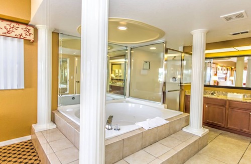 Florida Central Atlantic Coast Resort | LUXURIOUS 2 BEDROOM RESORT CONDO NEAR UNIVERSAL SEA WORLD DISNEY