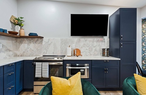 H Street Corridor Bed & Breakfast | Luxurious 2BR BnB ★ Urban Escape ★ Heart of DC ★ Discover DC