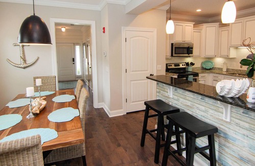 Epworth Acres House | Luxurious 3 BR townhome in prime locale!
