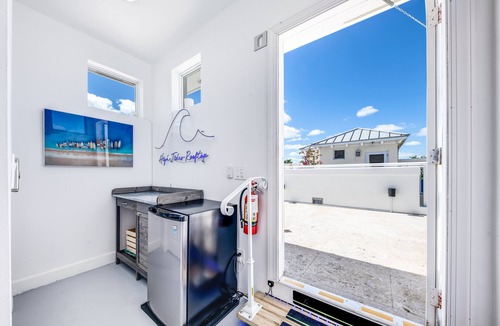 North Beach Villa | Luxurious 4 Bedroom Beach Villa steps from Hollywood Beach