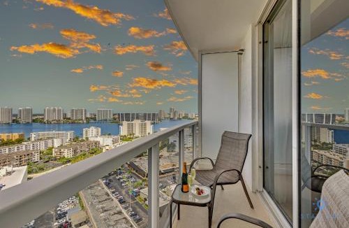 Sunny Isles Beach Hotel | Luxurious Beach Resort Balcony