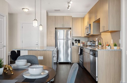 Downtown Apartment | Luxurious King 3 Bed Suite—in Downtown Durham!