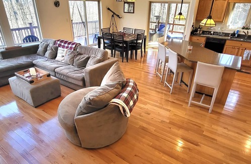 The Woods Cabin | Luxurious Mountaintop Chalet/Cabin in 'The Woods Golf Resort':Access Amenities