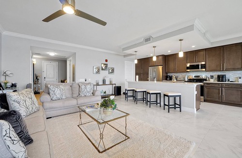 Montverde Condo | Luxury 2 Bed 3 Bath Lakeview Condo with Beautiful Sunrise Views