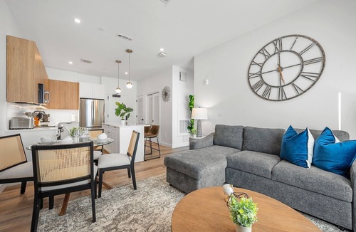 East Boston Apartment | Luxury 2bd/2ba Next to the Airport 1619