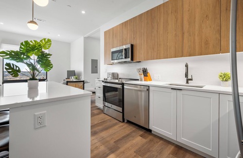 East Boston Apartment | Luxury 2bd/2ba Next to the Airport 4693