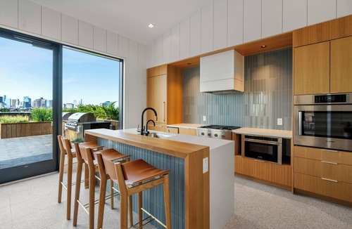East Boston Apartment | Luxury 2BR Next to the Airport 0233