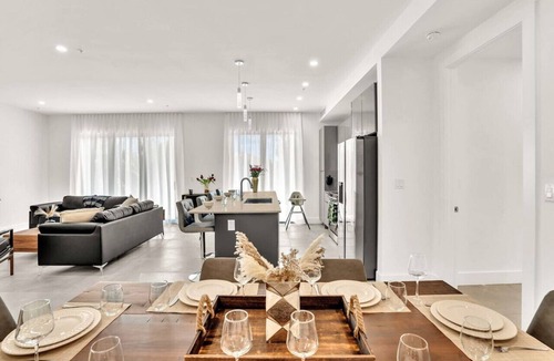 Harbordale Apartment | Luxury 3 bds APT Brand new, Perfectly located #202