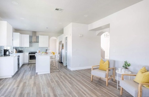 Paradise House | Luxury 5BR4BA House with Pool & Spa close to Vegas Strip