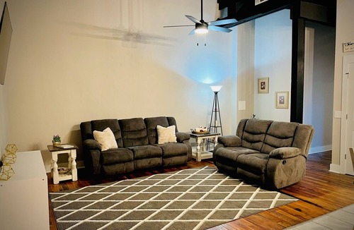 Toccoa Apartment | Luxury apartment 2BR/2BA in downtown Toccoa GA