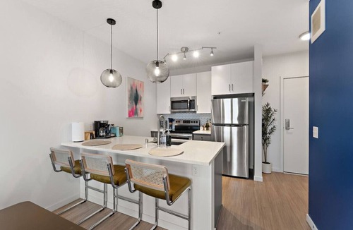 Downtown Minneapolis Apartment | Luxury Cozy 1BR w Gym near Downtown, Loring Park