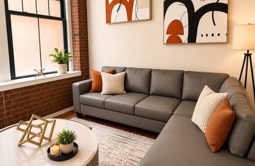 Wholesale District Hotel | Luxury Downtown 2bd 2ba Condo- Walk to Gainbridge Fieldhouse & Lucas Oil Stadium
