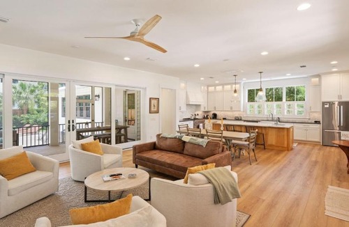 East Beach Villa | Luxury East Beach Vacation Rental with Private Pool, Sleeps 13, Astin Cottage