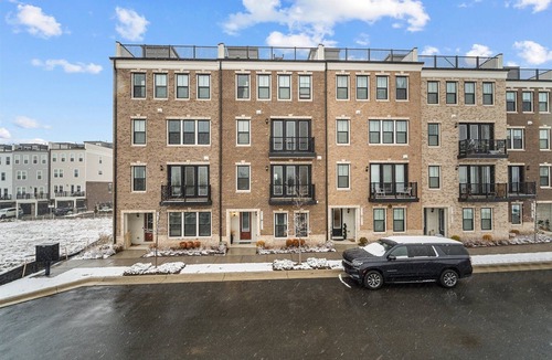 Ashburn Condo | Luxury Furnished Home in Ashburn – Perfect for Relocation and Extended Stays