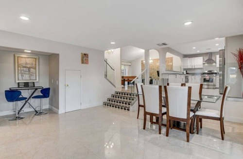 Paradise House | Luxury home with Pool and gym and RV parking