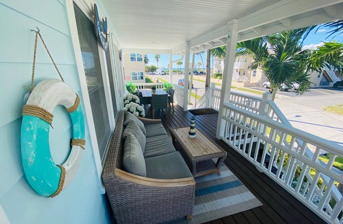 Pass-a-Grille House | Luxury Key West Style Home on Historic Pass-A-Grille Beach Pool BBQ