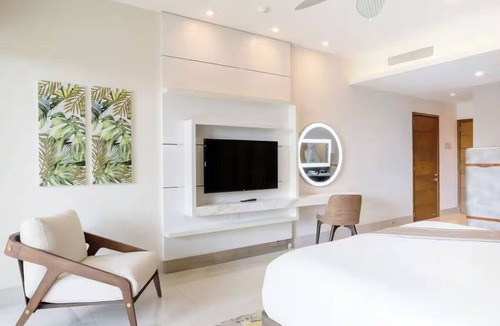 Playa Mujeres Hotel | Luxury Oceanfront Studio King Bed/Garza Blanca Cancun/Optional All-Inclusive