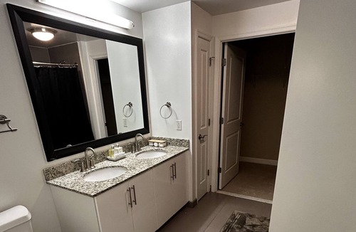 NoMa Apartment | Luxury One Bedroom in the Heart of Dc