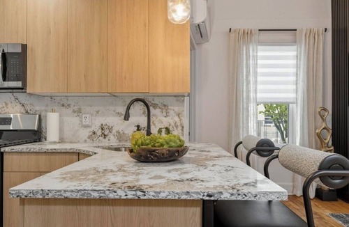 Downtown Wilmington Apartment | Luxury Urban Loft - Designer Stay - sleeps 4 in Downtown Wilmington
