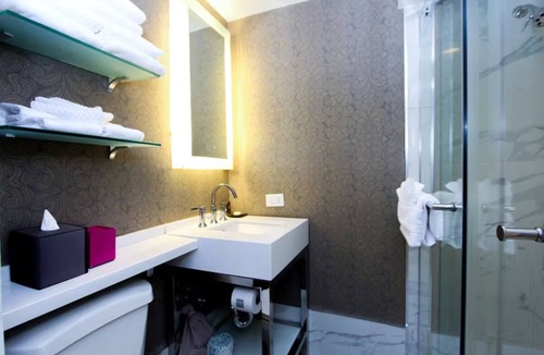 Kalorama Heights Hotel | Luxury Urban Retreat | 1.1 mi to Smithsonian National Zoological Park