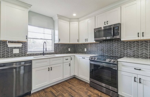McGregor House | Luxury Waterfront Pool House – Easy Beach Access + Prime Fort Myers Location