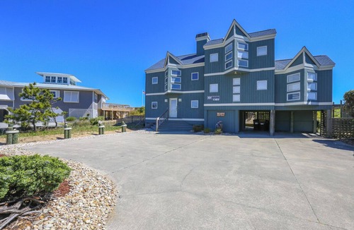 Southern Shores House | MacWater Beach House - Classic 5 BR Oceanfront home in Southern Shores
